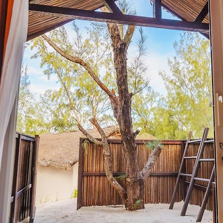 Madakitecamp Hotel Antsiranana ภายนอก รูปภาพ