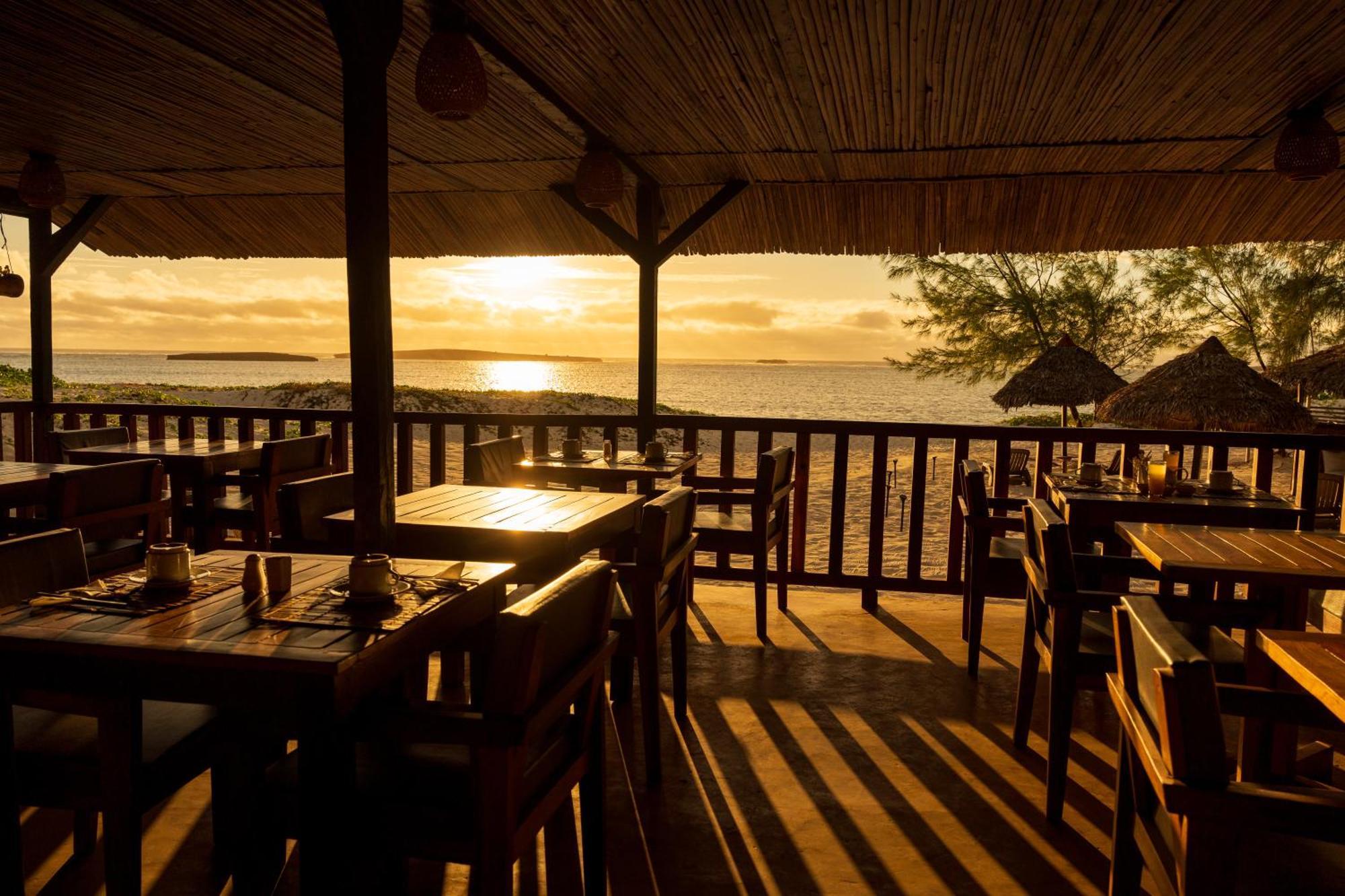 Madakitecamp Hotel Antsiranana ภายนอก รูปภาพ
