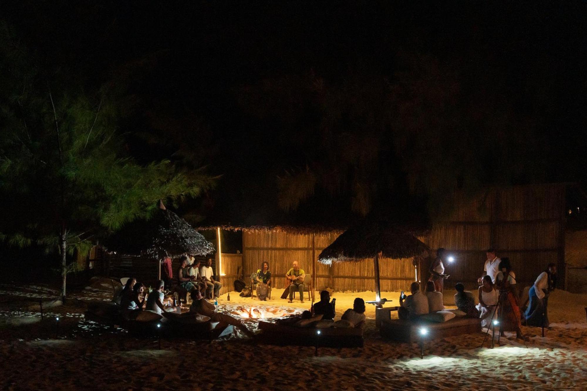 Madakitecamp Hotel Antsiranana ภายนอก รูปภาพ