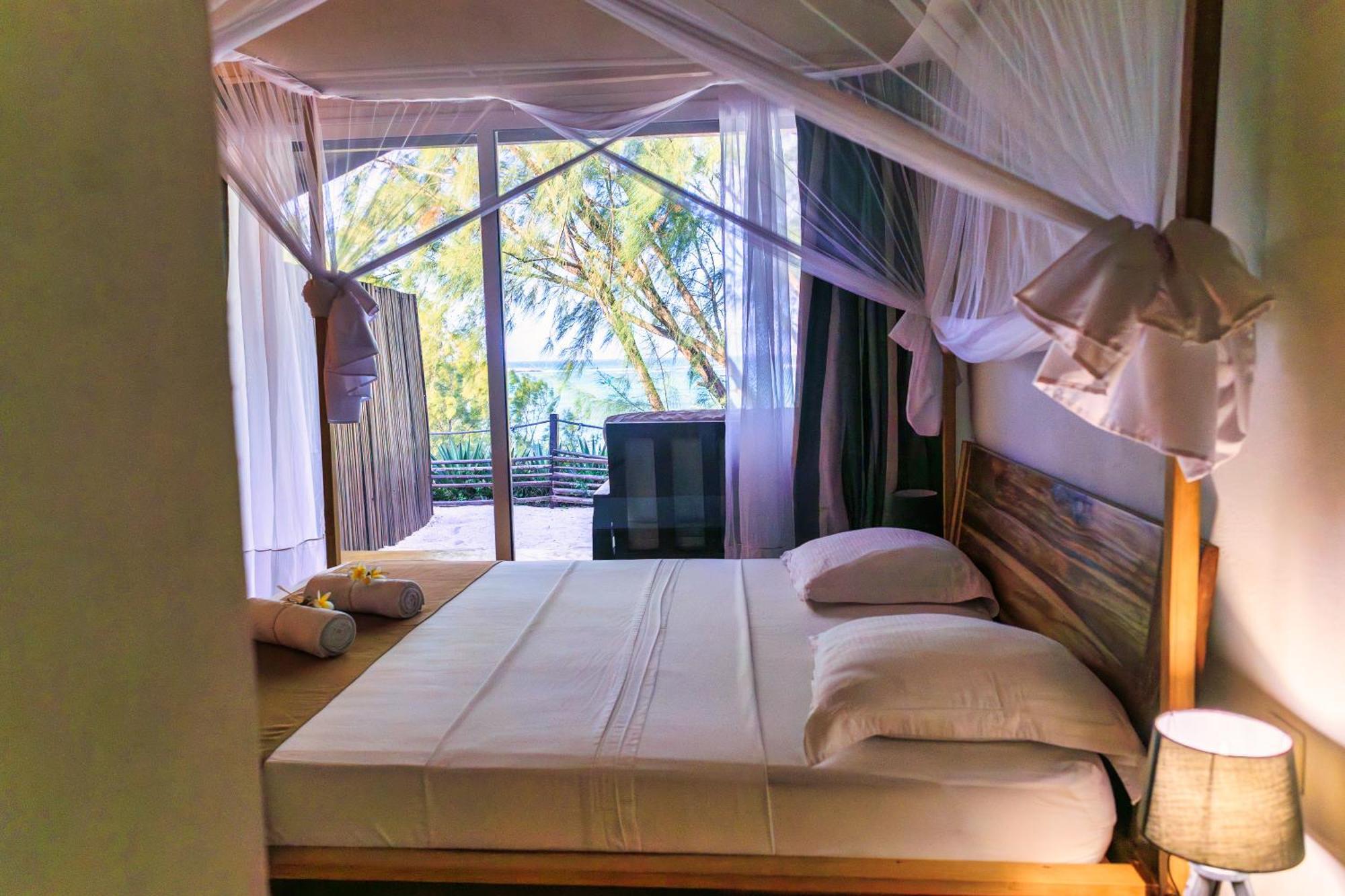 Madakitecamp Hotel Antsiranana ภายนอก รูปภาพ