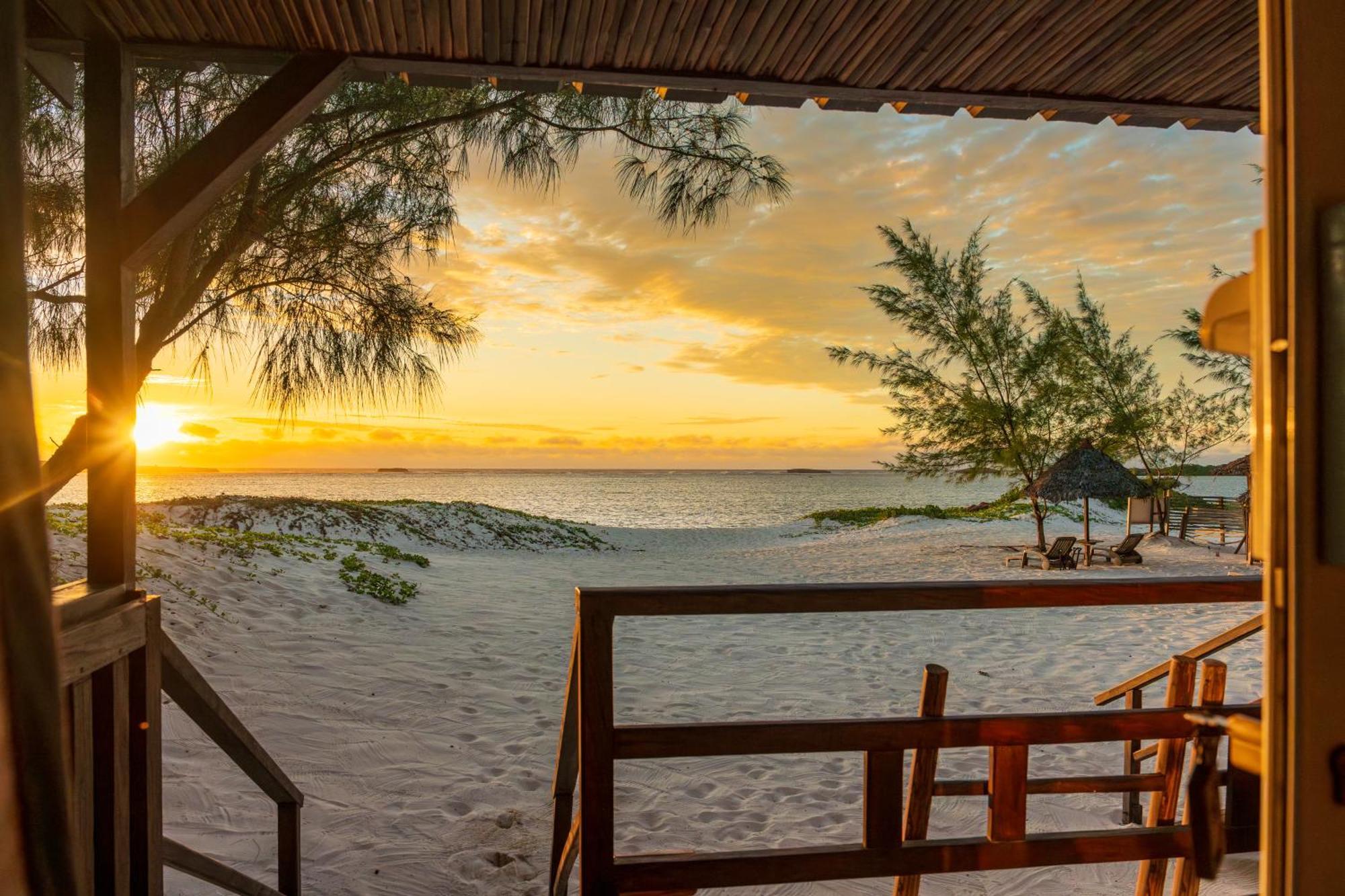 Madakitecamp Hotel Antsiranana ภายนอก รูปภาพ