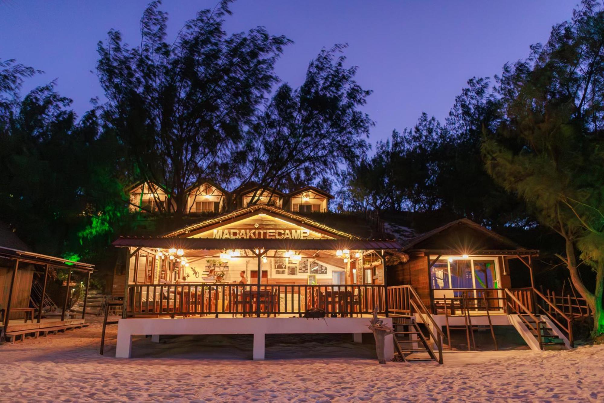 Madakitecamp Hotel Antsiranana ภายนอก รูปภาพ