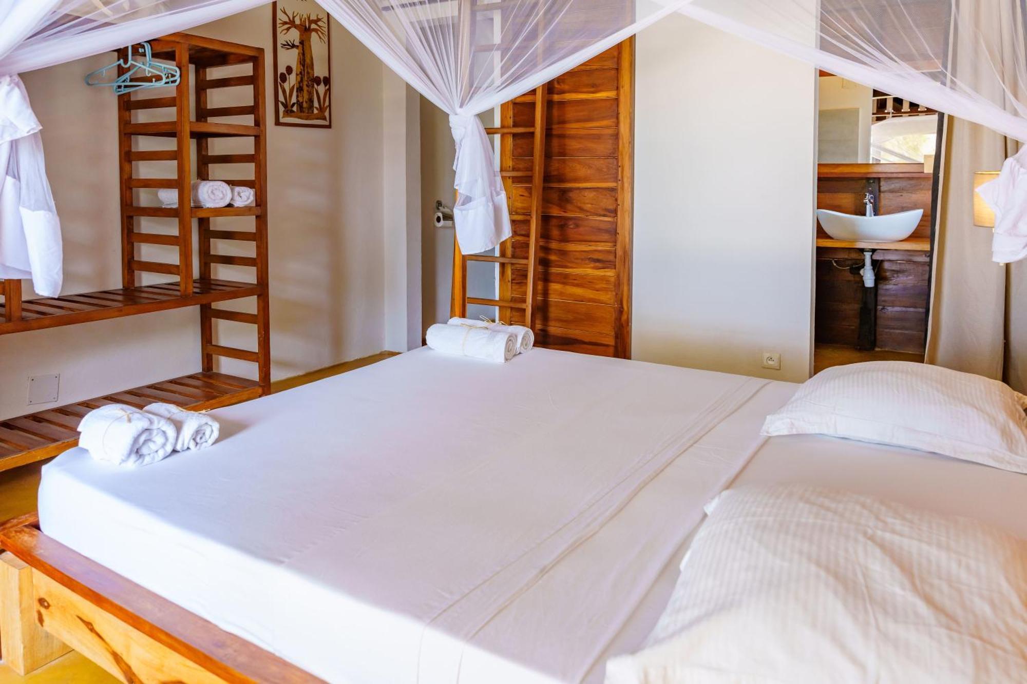 Madakitecamp Hotel Antsiranana ภายนอก รูปภาพ