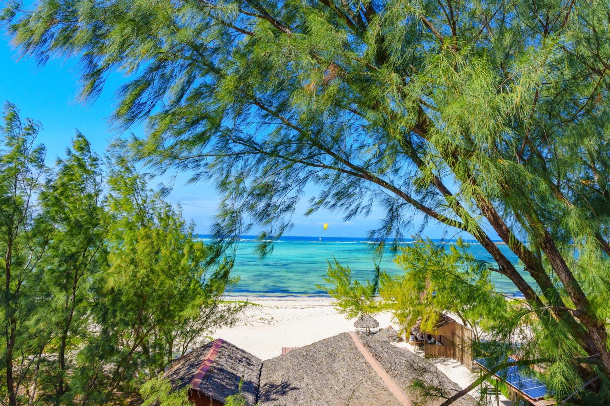 Madakitecamp Hotel Antsiranana ภายนอก รูปภาพ